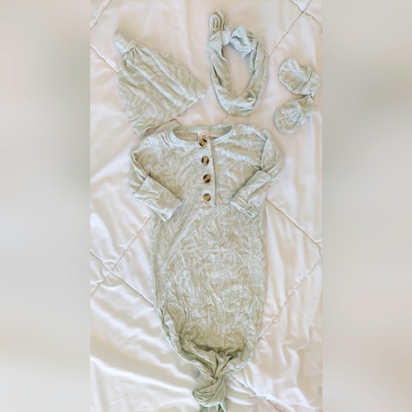 Lou Lou & Company Knotted Gown SET "Monroe" Newborn-3mo - Picture 1 of 5